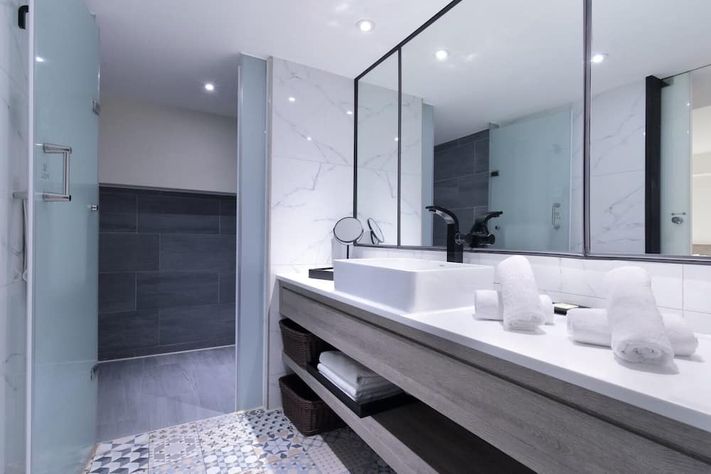 Photo of Bathroom in Ren'ai District