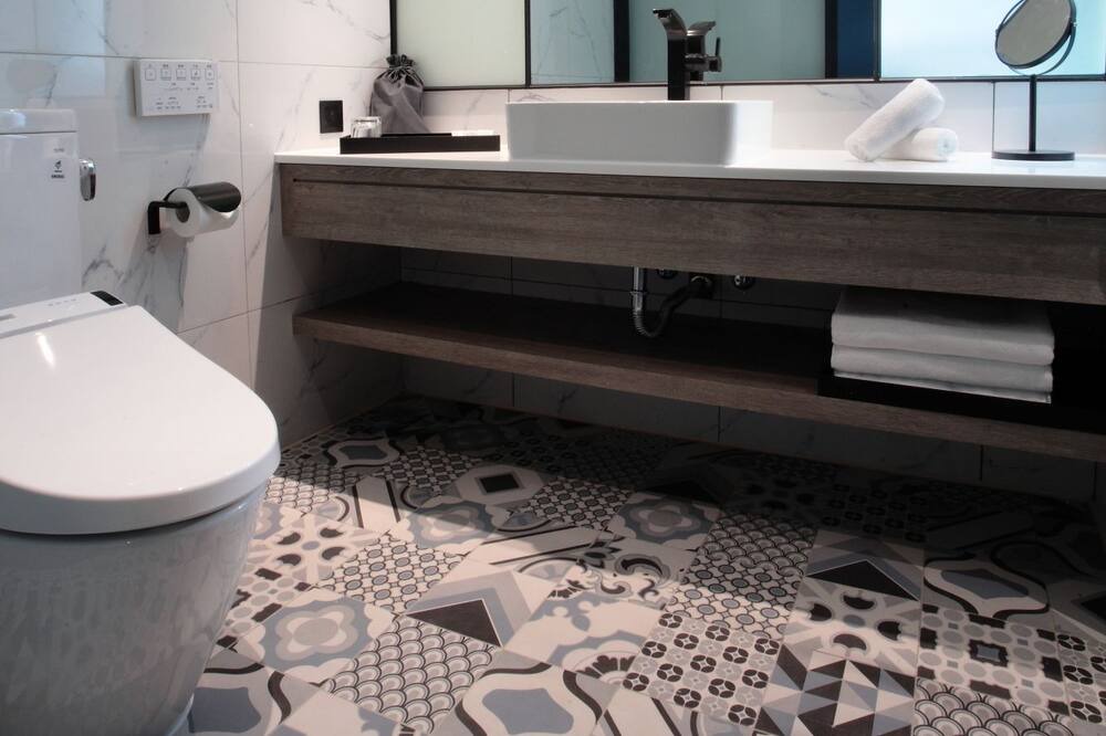 Photo of Bathroom in Ren'ai District