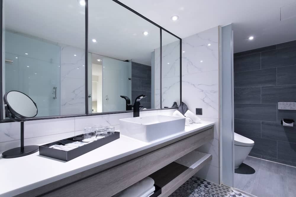 Photo of Bathroom in Ren'ai District
