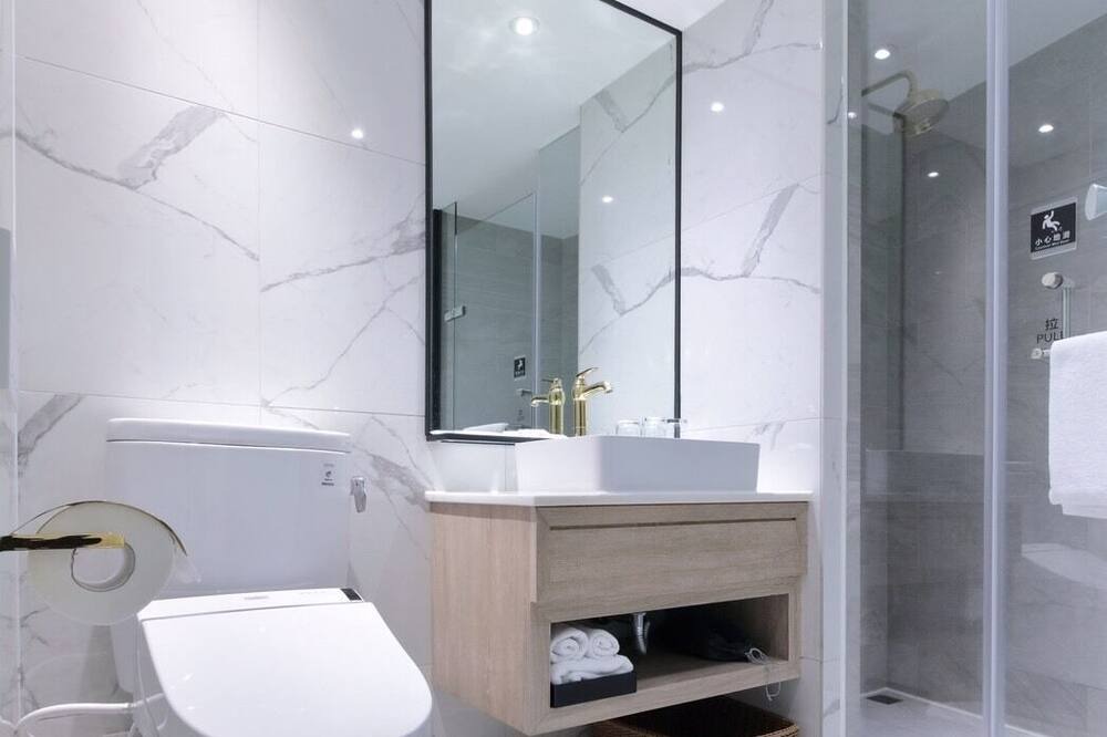 Photo of Bathroom in Ren'ai District