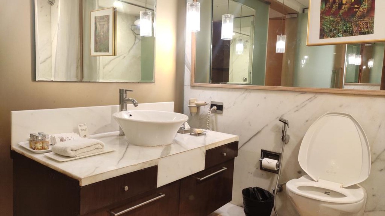 Photo of Bathroom in Satellite