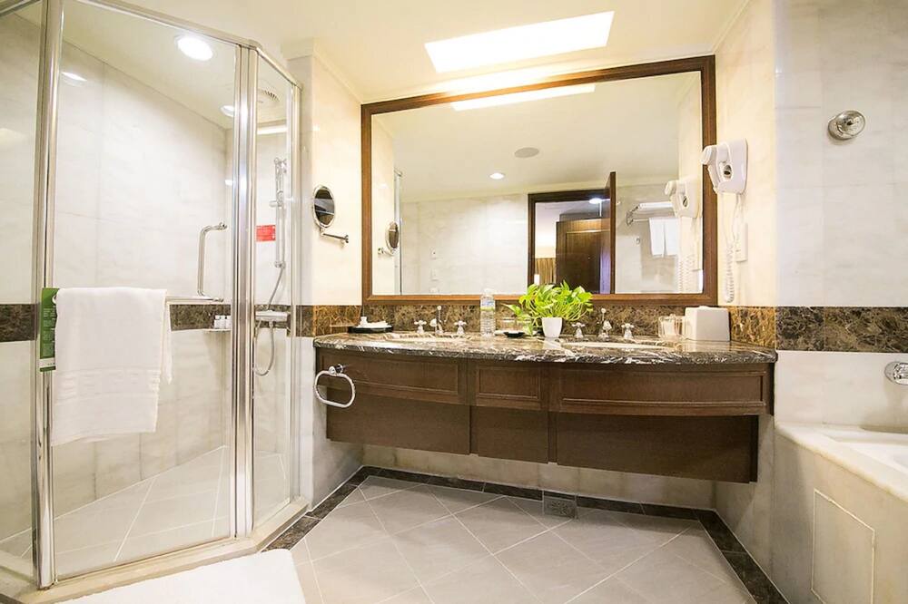 Photo of Bathroom in East District