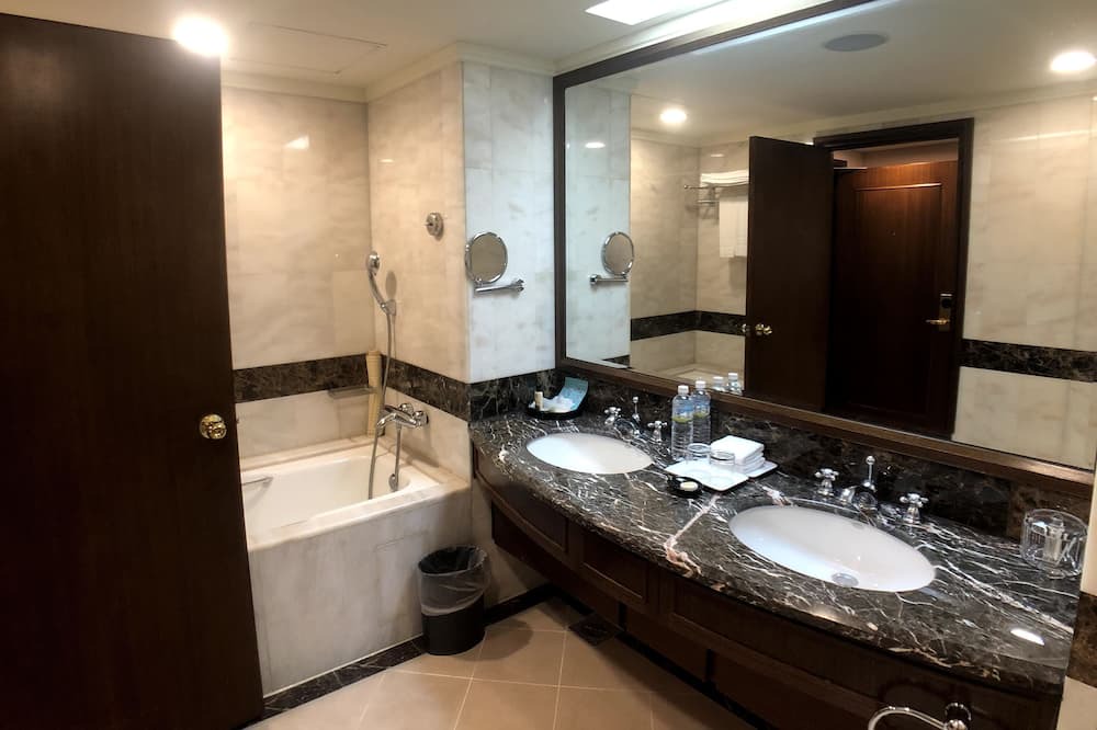 Photo of Bathroom in East District