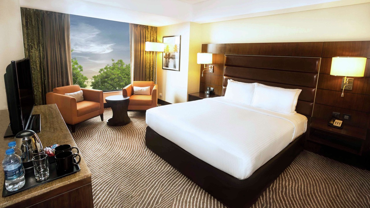 Photo of Bedroom in Statue