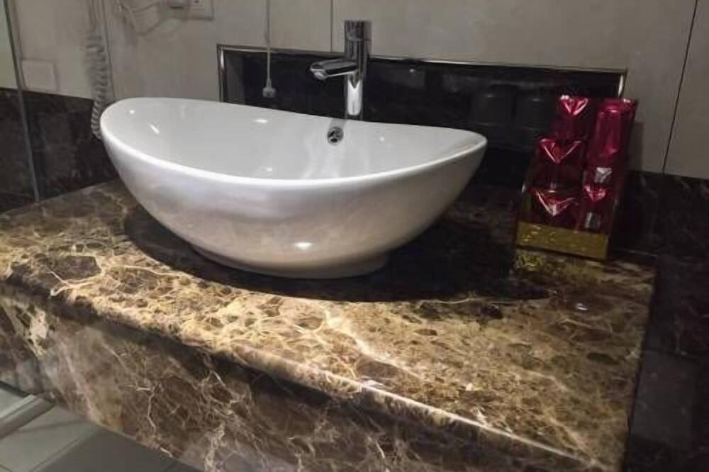 Photo of Bathroom in Ruifang