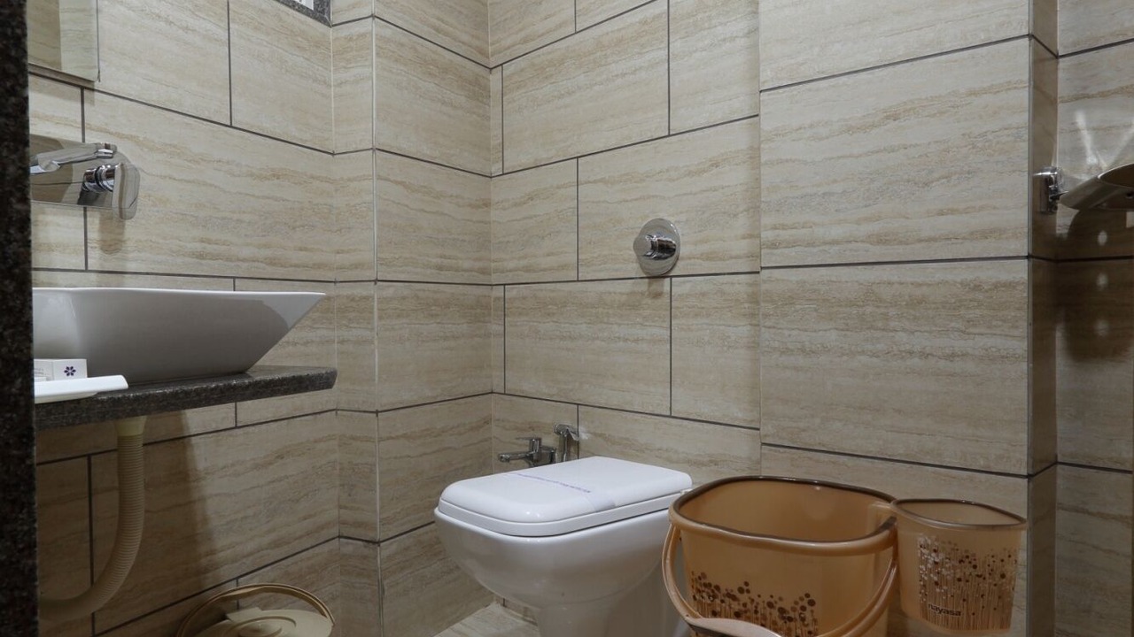 Photo of Bathroom in Kalupur