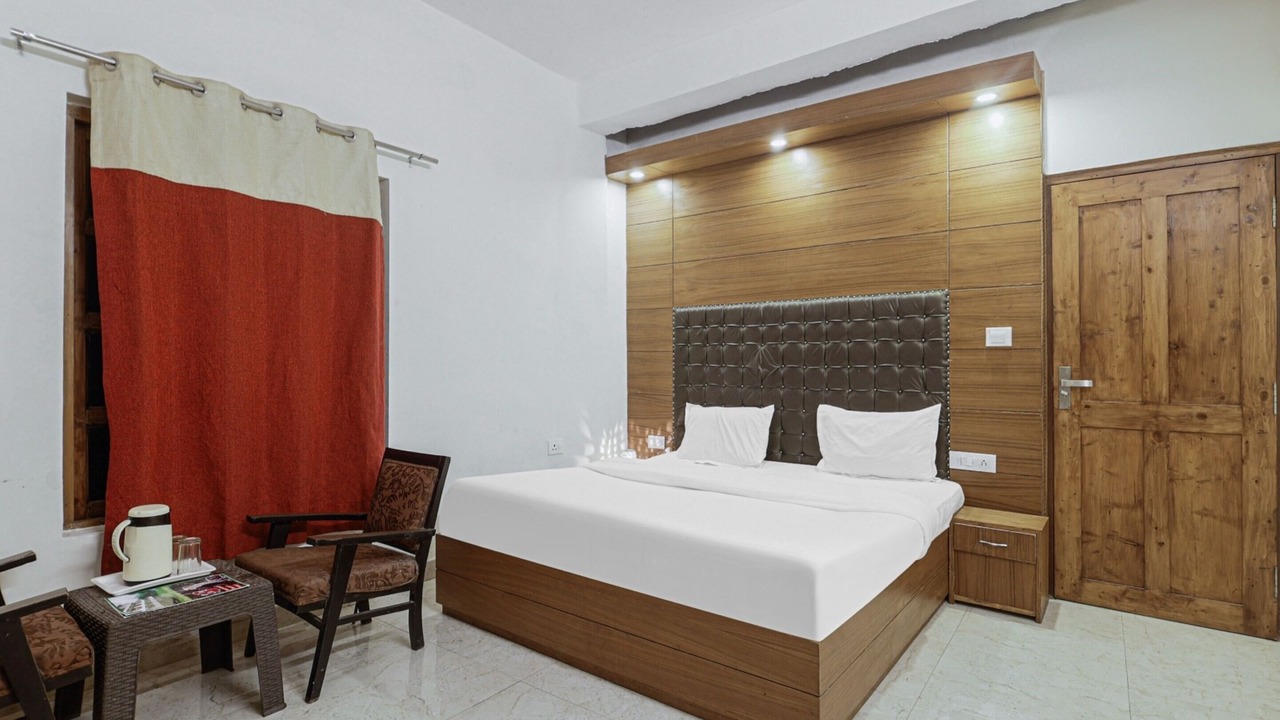 Photo of Bedroom in The Mall Road