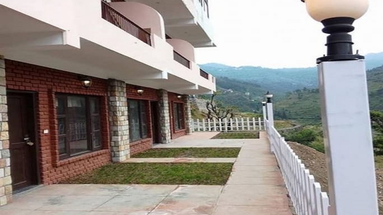 Photo of Outdoor in The Mall Road