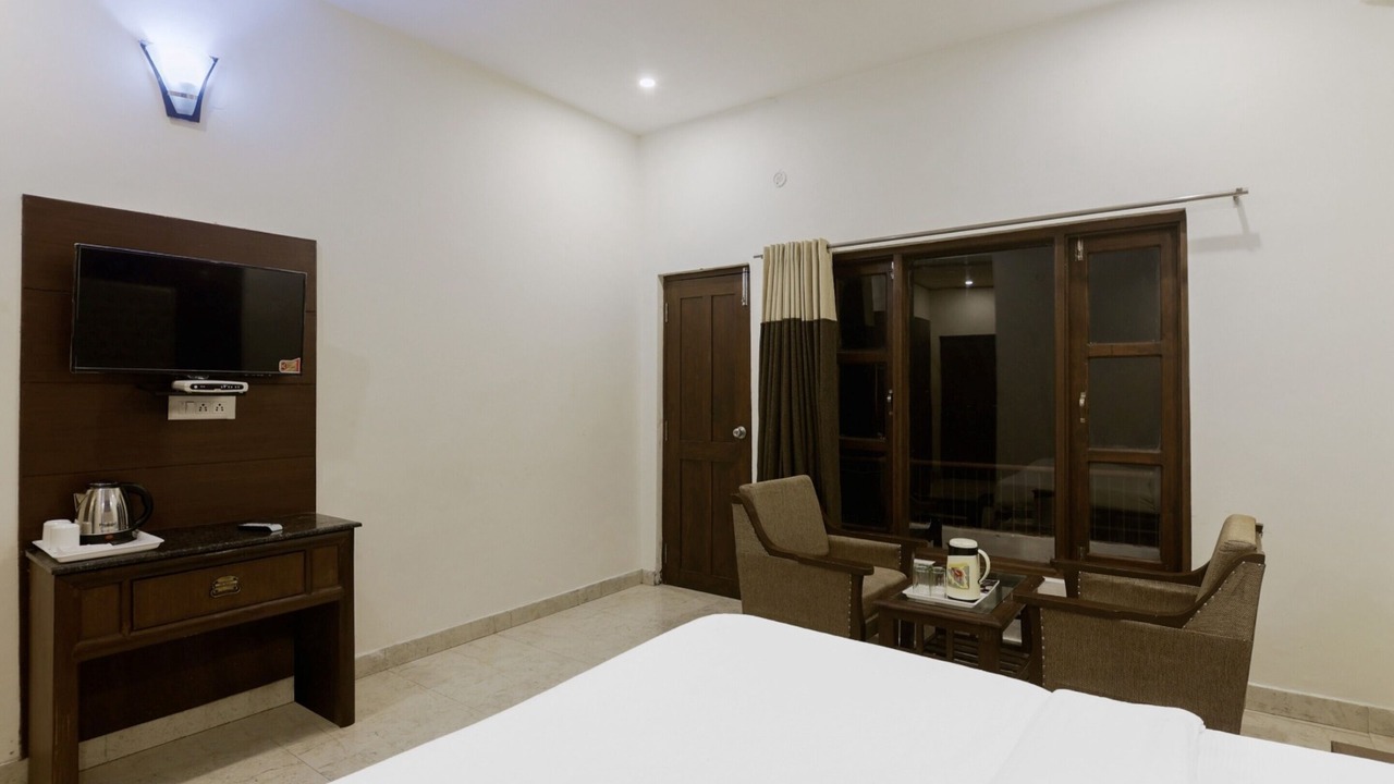 Photo of Bedroom in The Mall Road