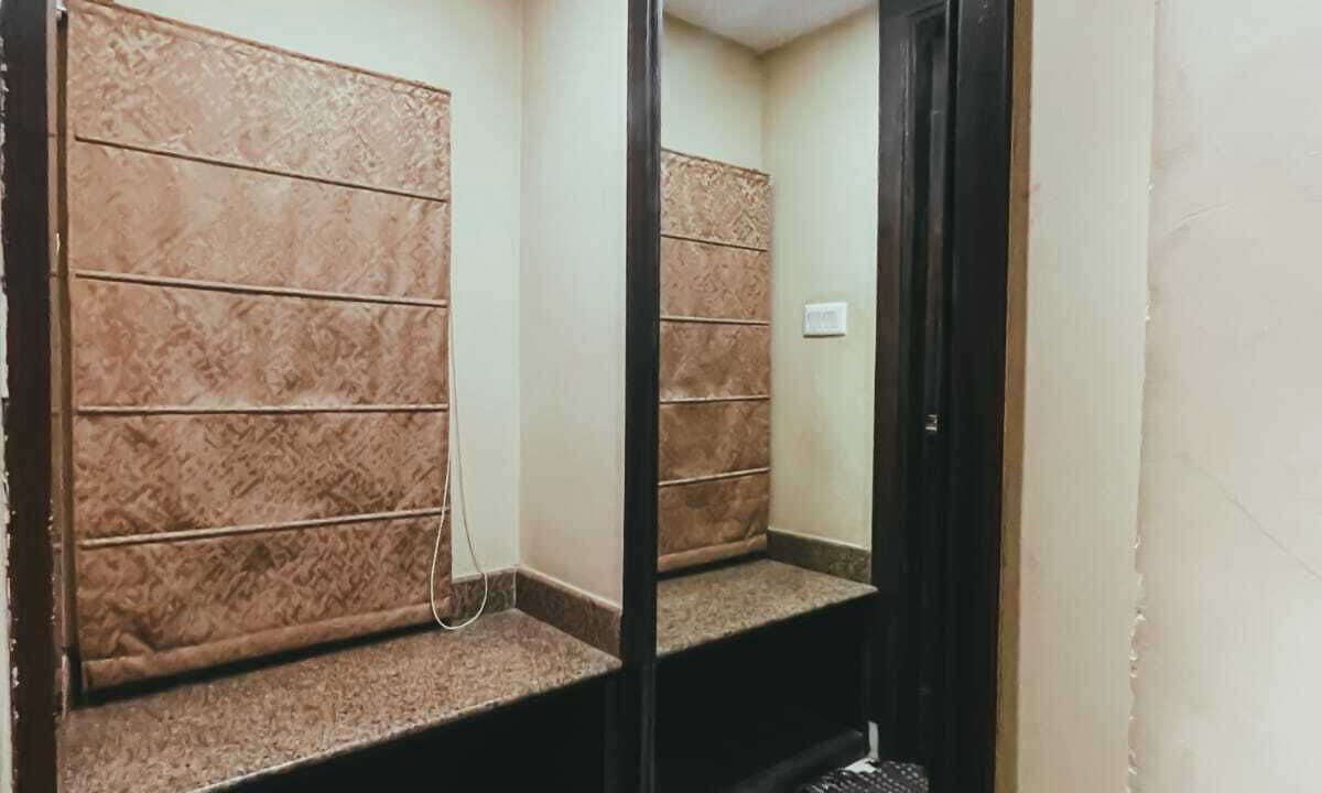 Photo of Bedroom in Mahmoorganj