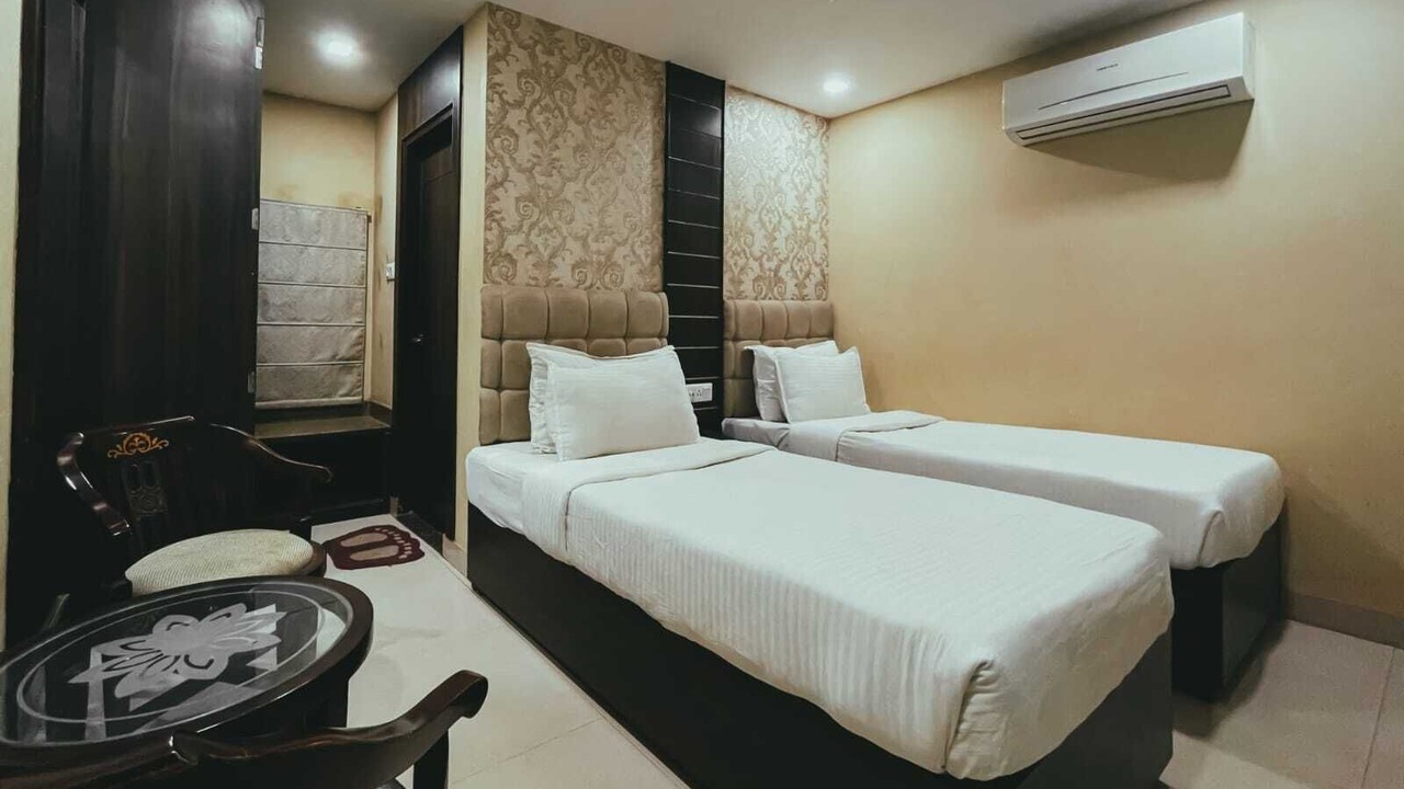 Photo of Bedroom in Mahmoorganj