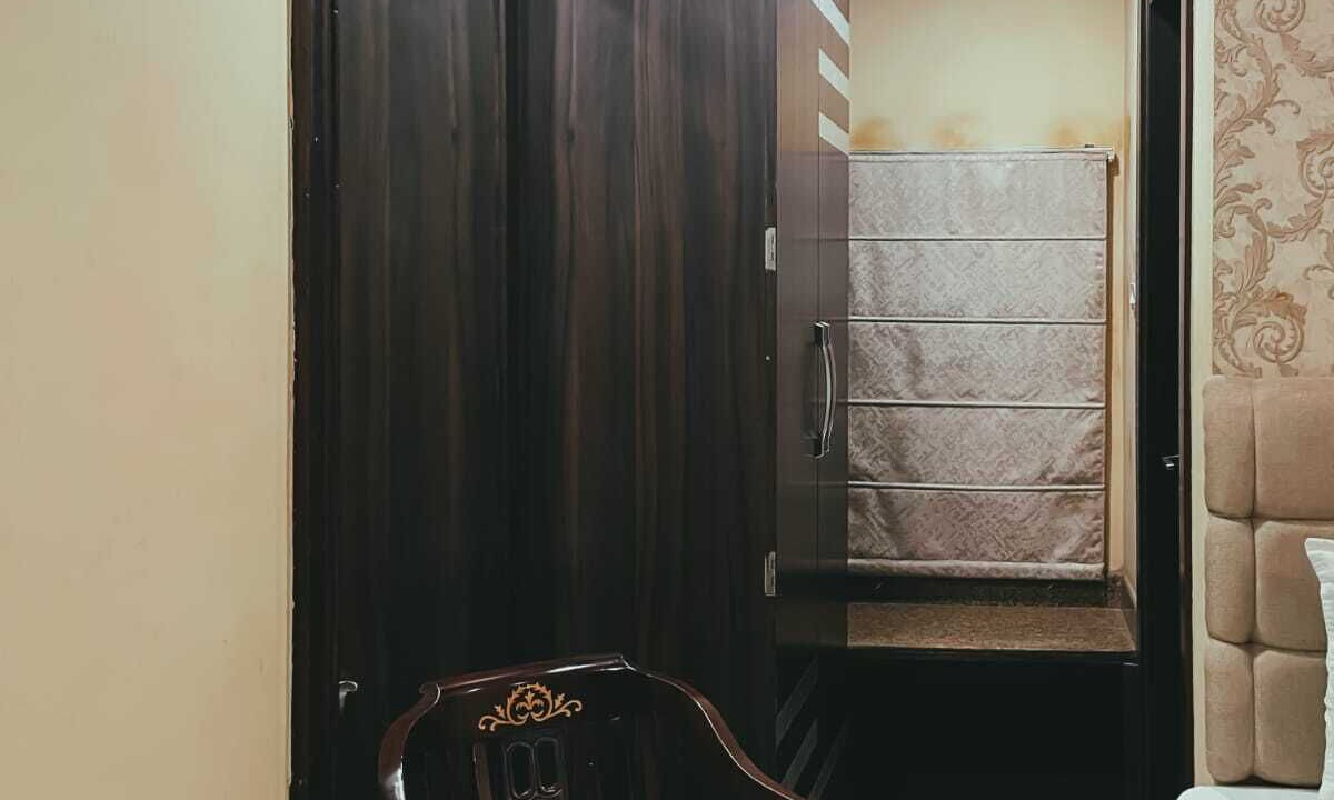 Photo of Bedroom in Mahmoorganj