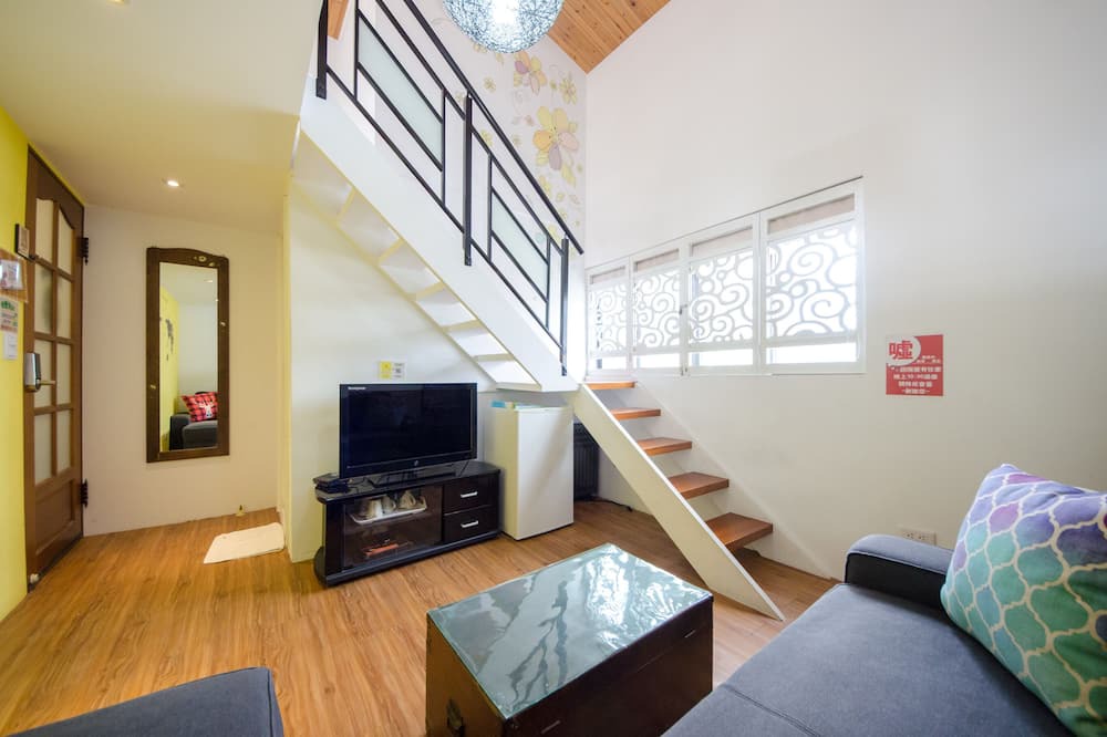 Photo of Bedroom in East District
