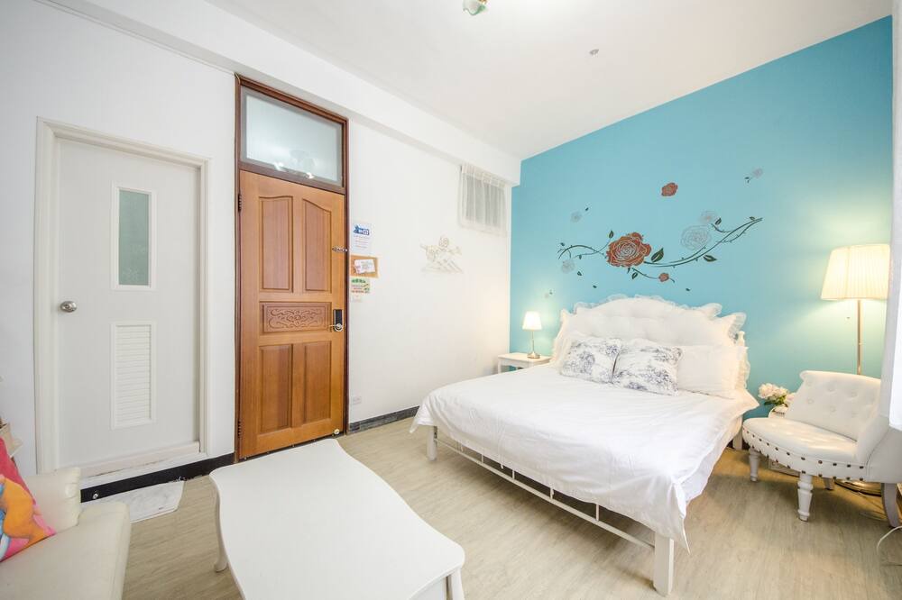 Photo of Bedroom in East District