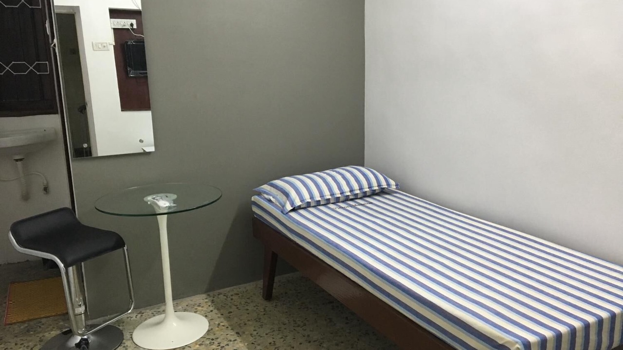 Photo of Bedroom in Triplicane