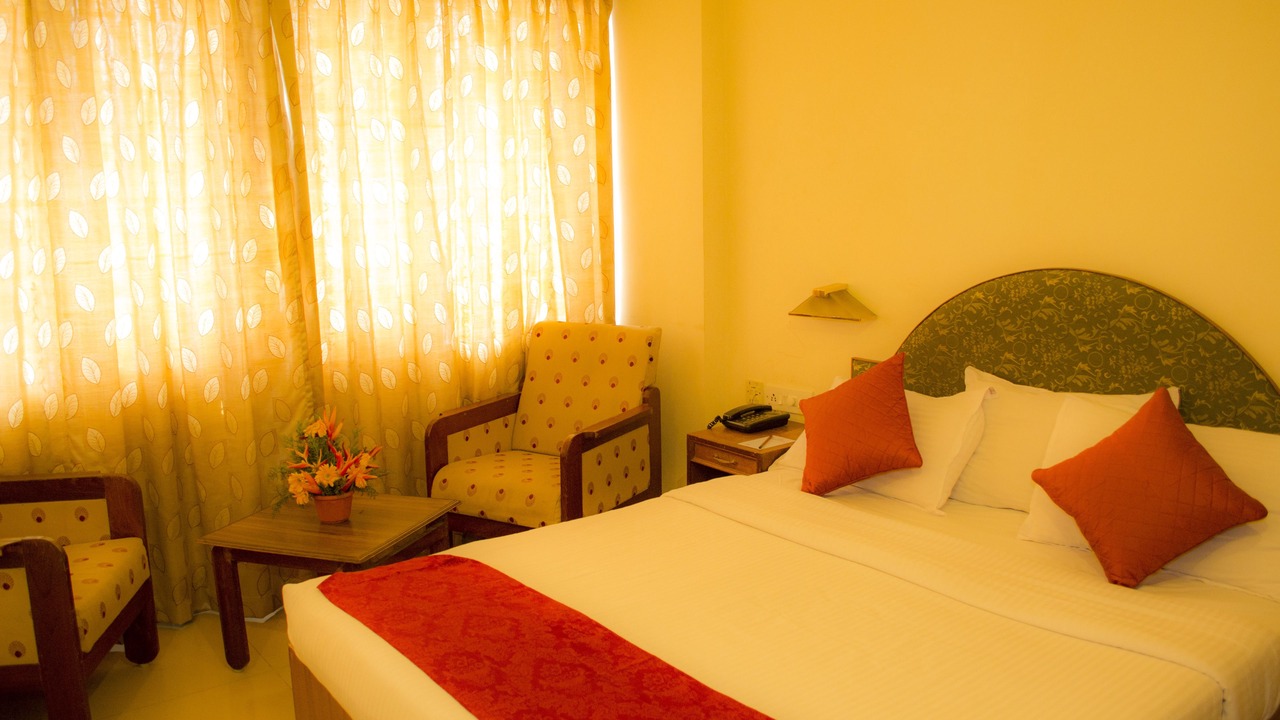 Photo of Bedroom in Statue