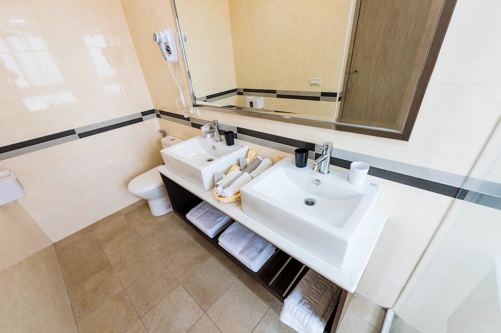 Photo of Bathroom in Ruifang