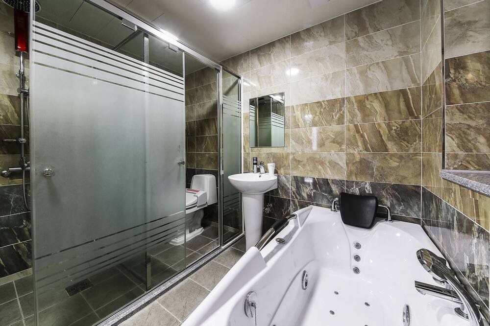 Photo of Bathroom in Kurhwa