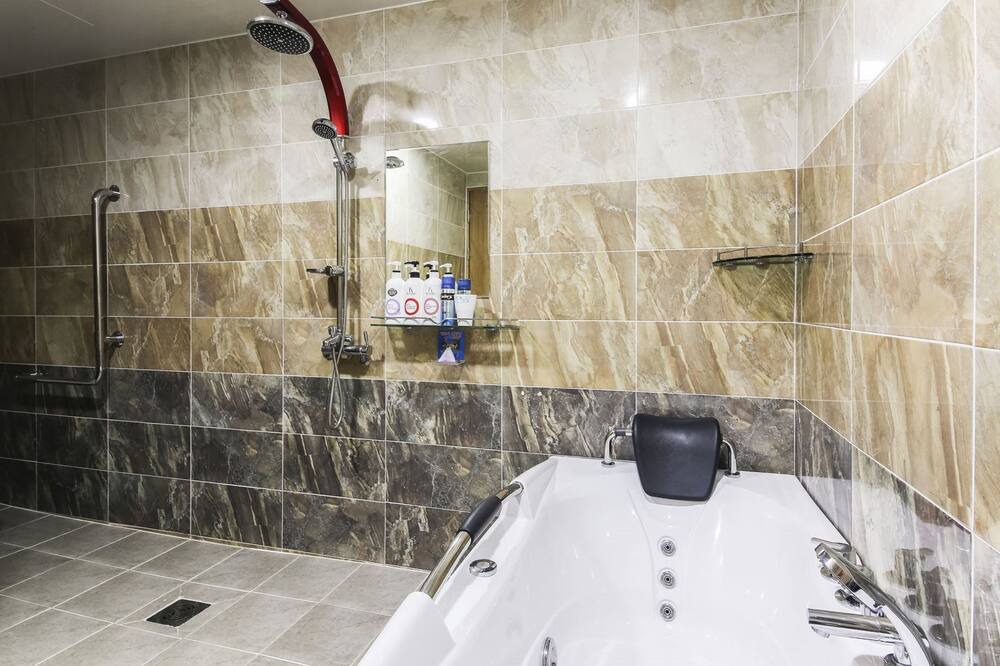 Photo of Bathroom in Kurhwa