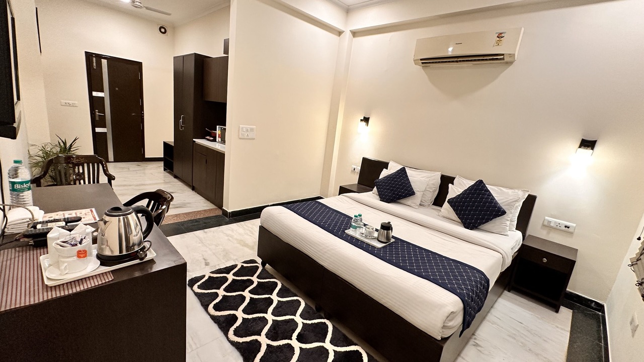 Photo of Bedroom in DLF Phase 3