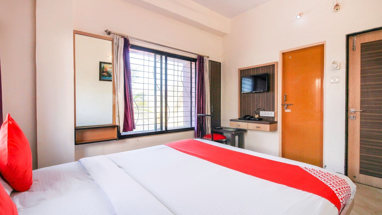 Photo of Bedroom in Daulatabad