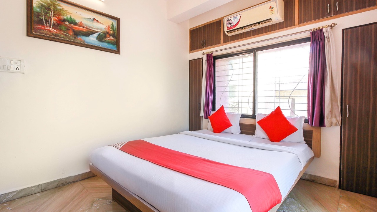 Photo of Bedroom in Daulatabad