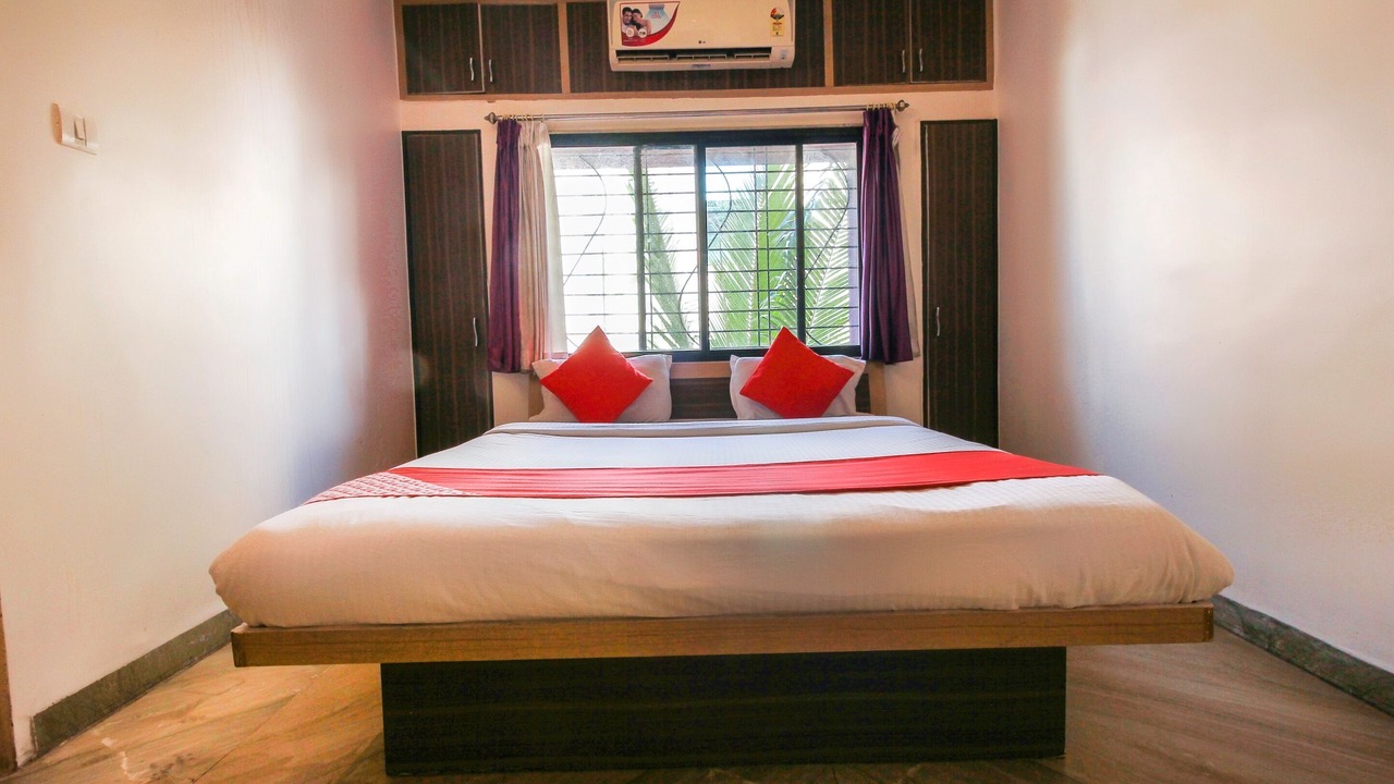 Photo of Bedroom in Daulatabad