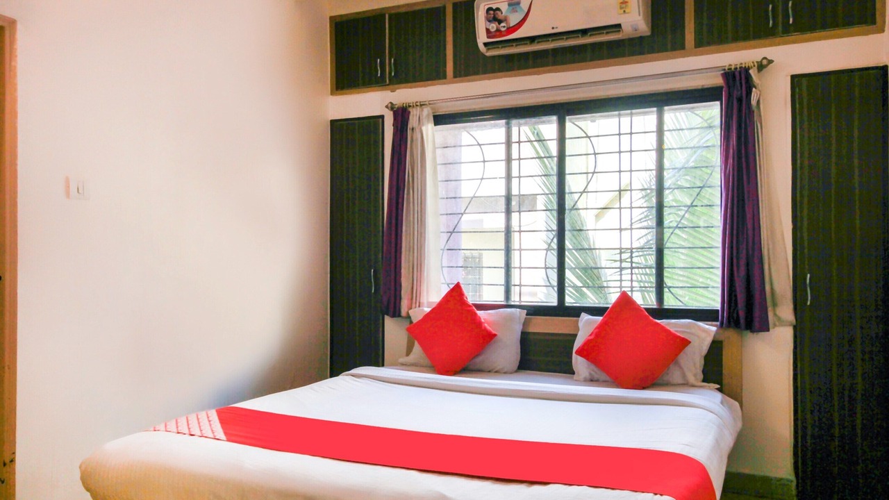 Photo of Bedroom in Daulatabad
