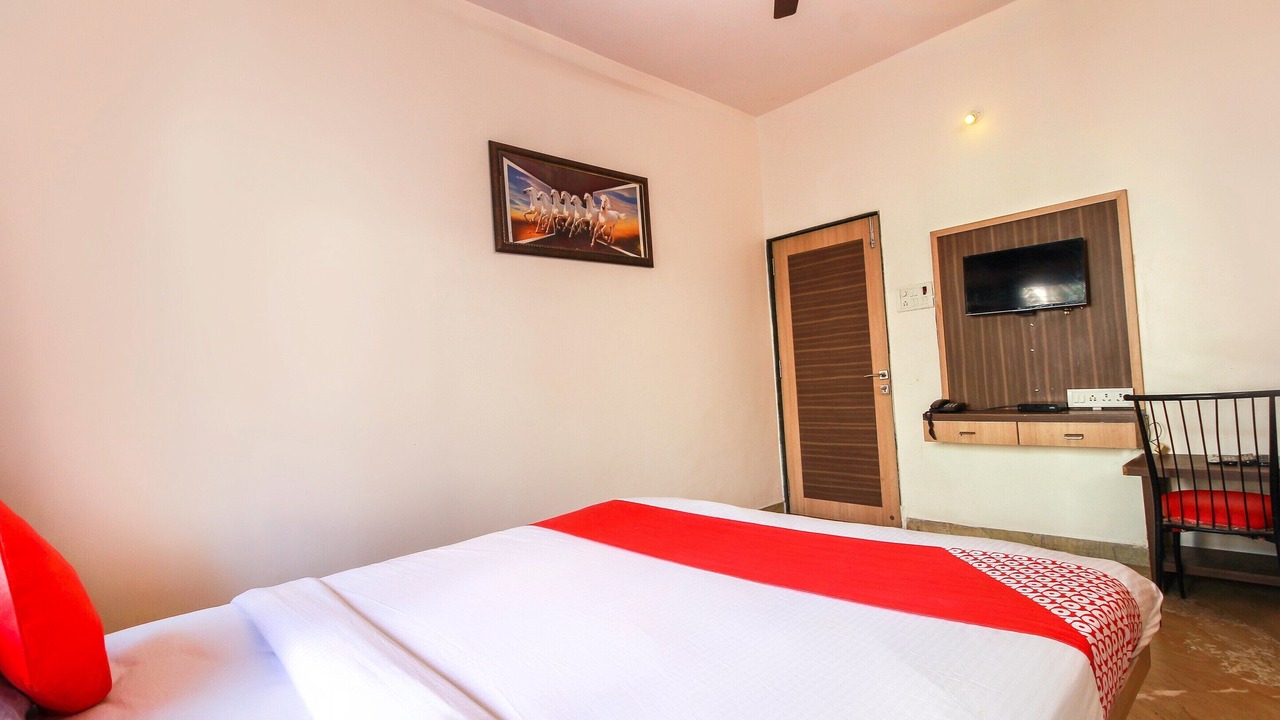 Photo of Bedroom in Daulatabad