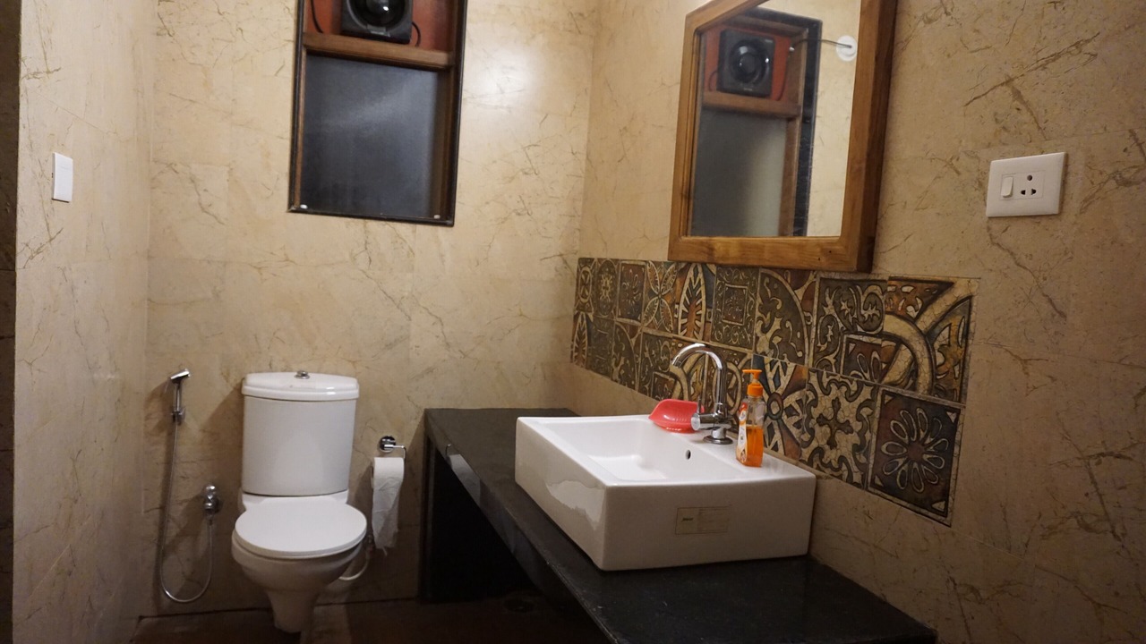 Photo of Bathroom in Sernabatim