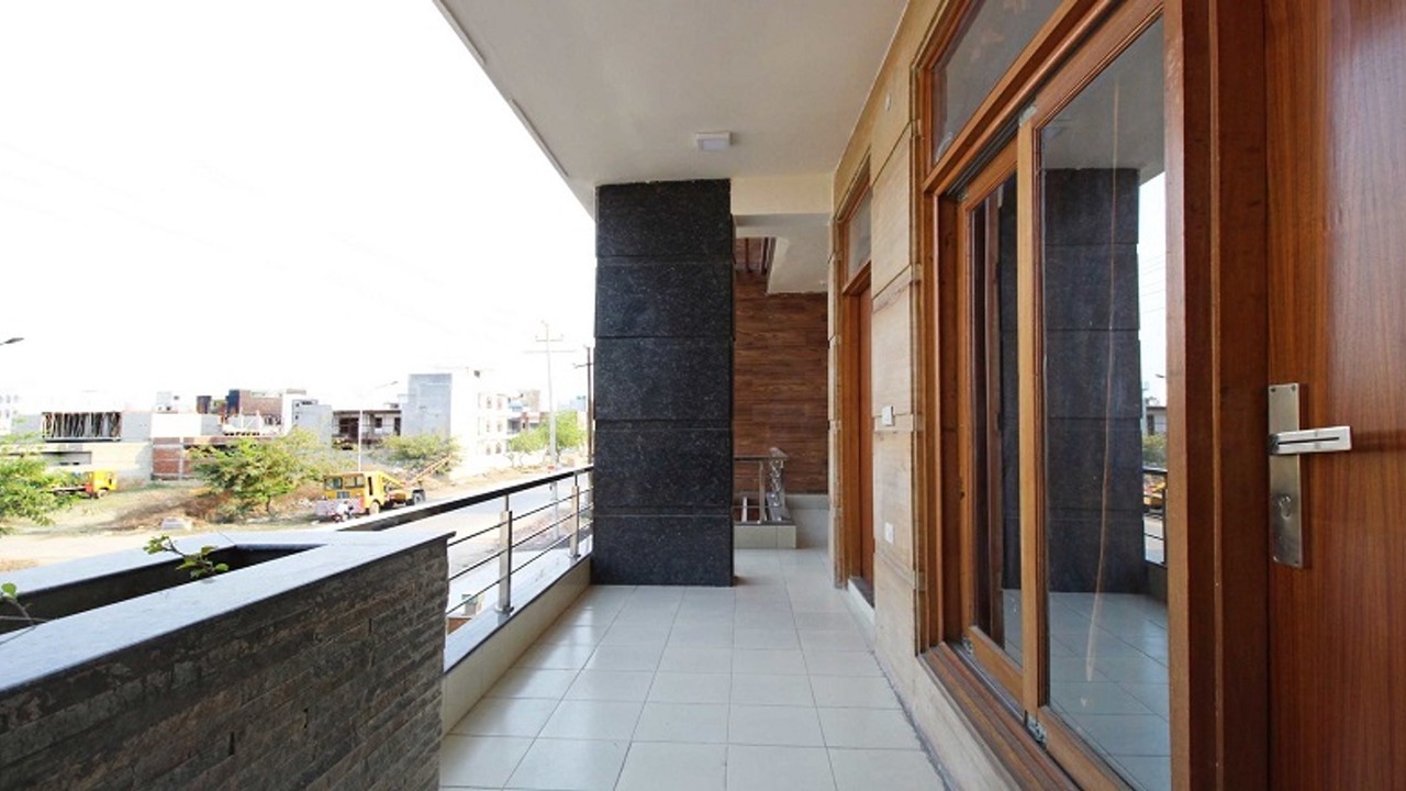 Photo of Patio Balcony in Sector 70
