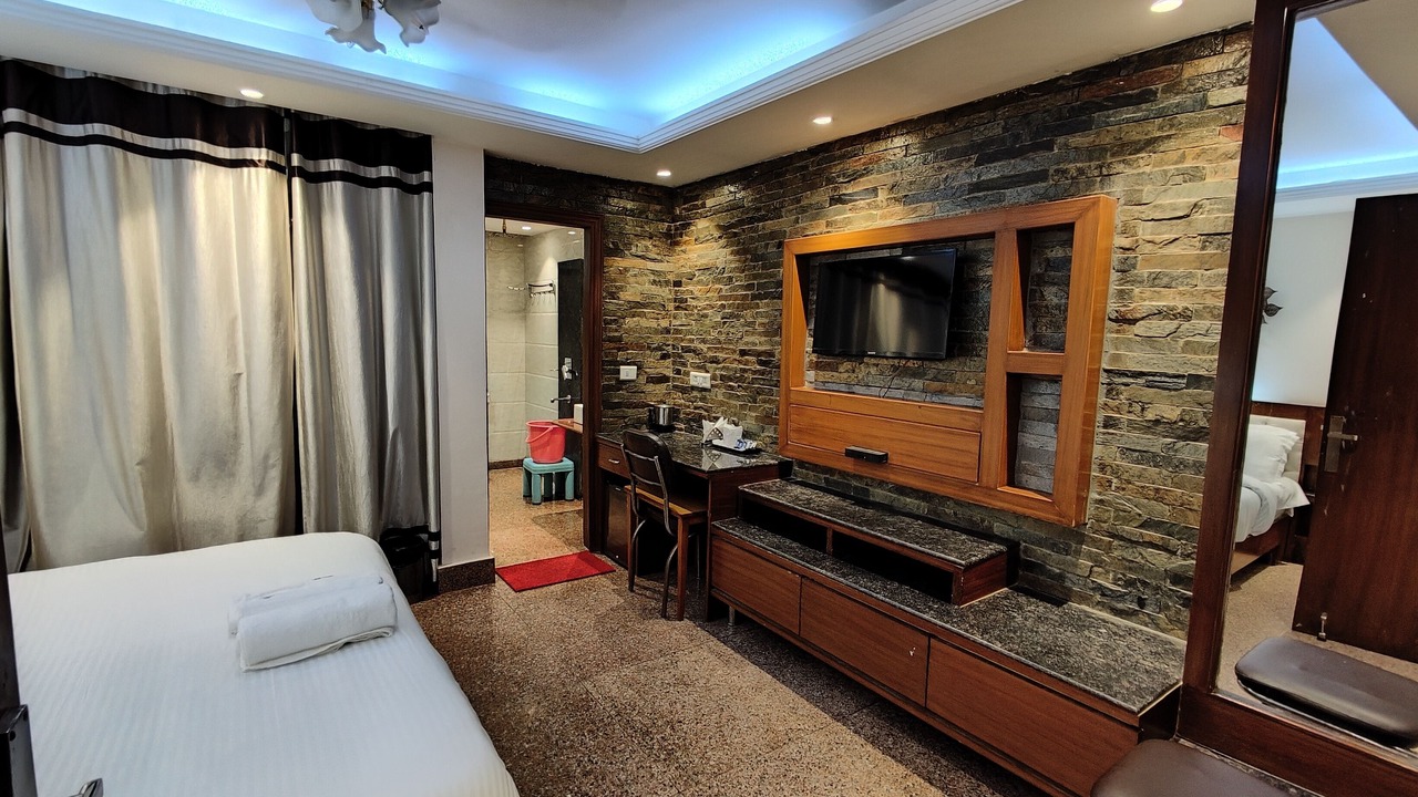Photo of Bedroom in Sector 70