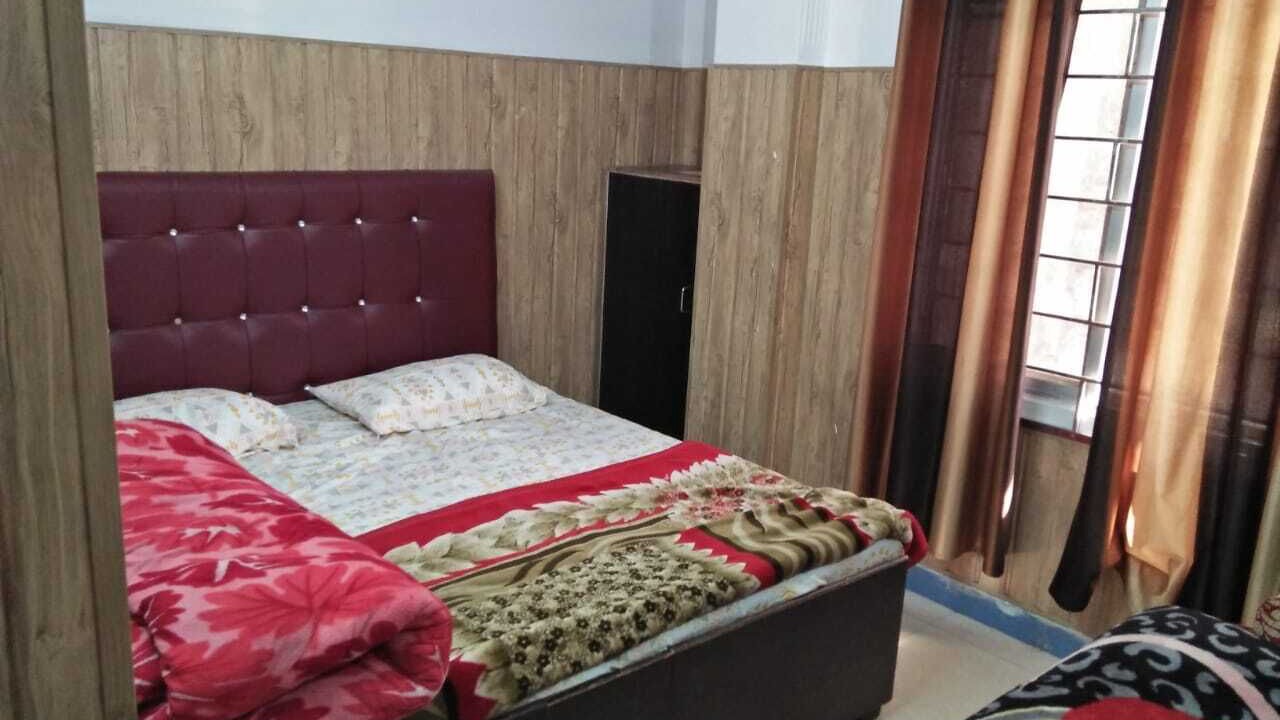 Photo of Bedroom in Lansdowne