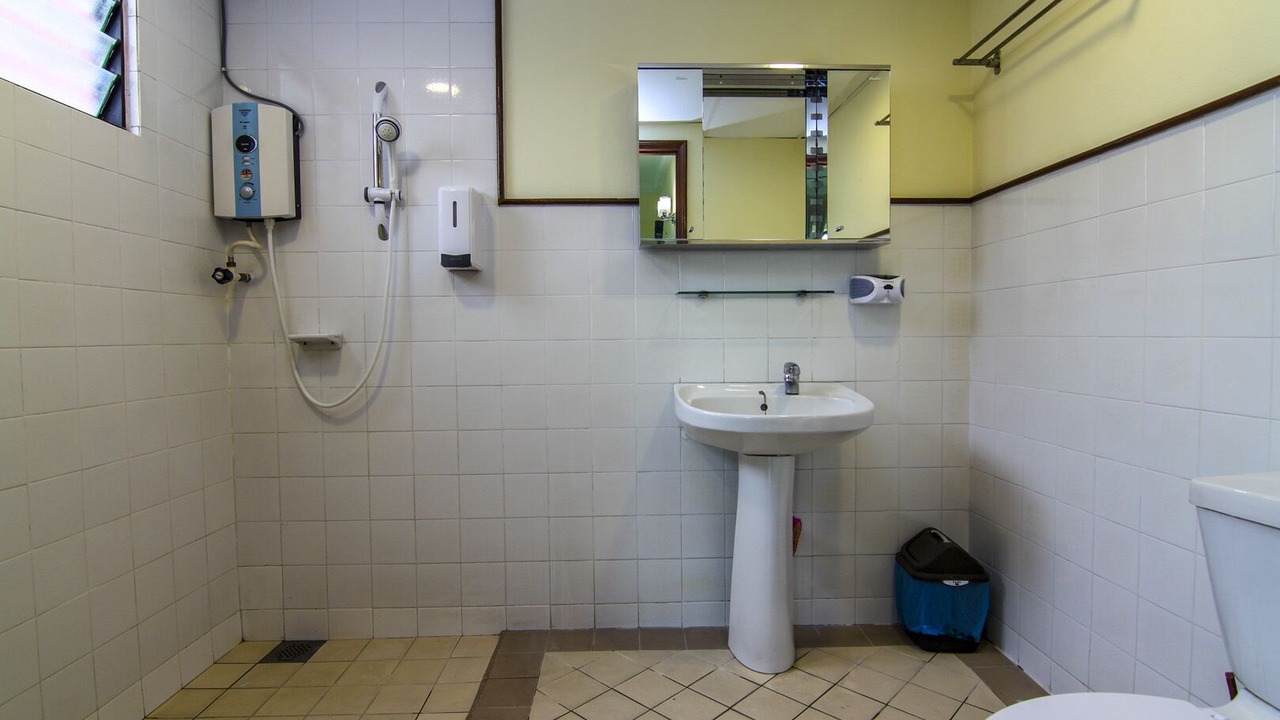 Photo of Bathroom in Pekeliling