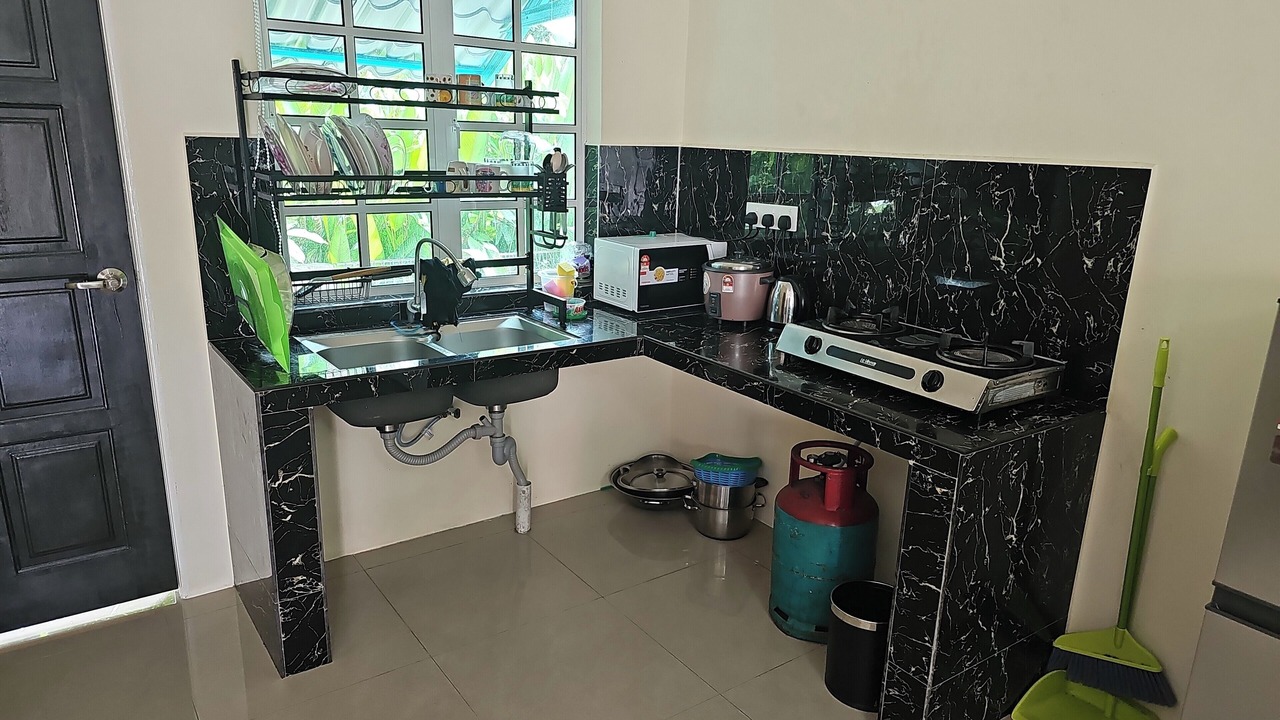 Photo of Kitchen in Merbau Sempak