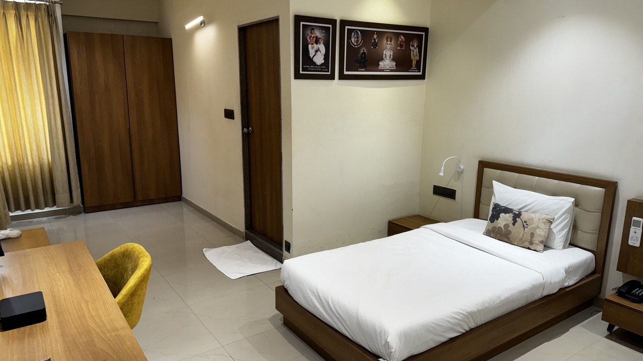 Photo of Bedroom in Gandhinagar