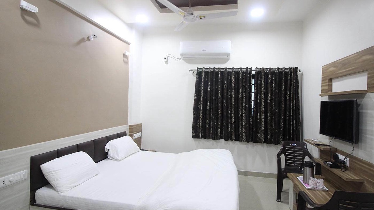 Photo of Bedroom in Ambaji