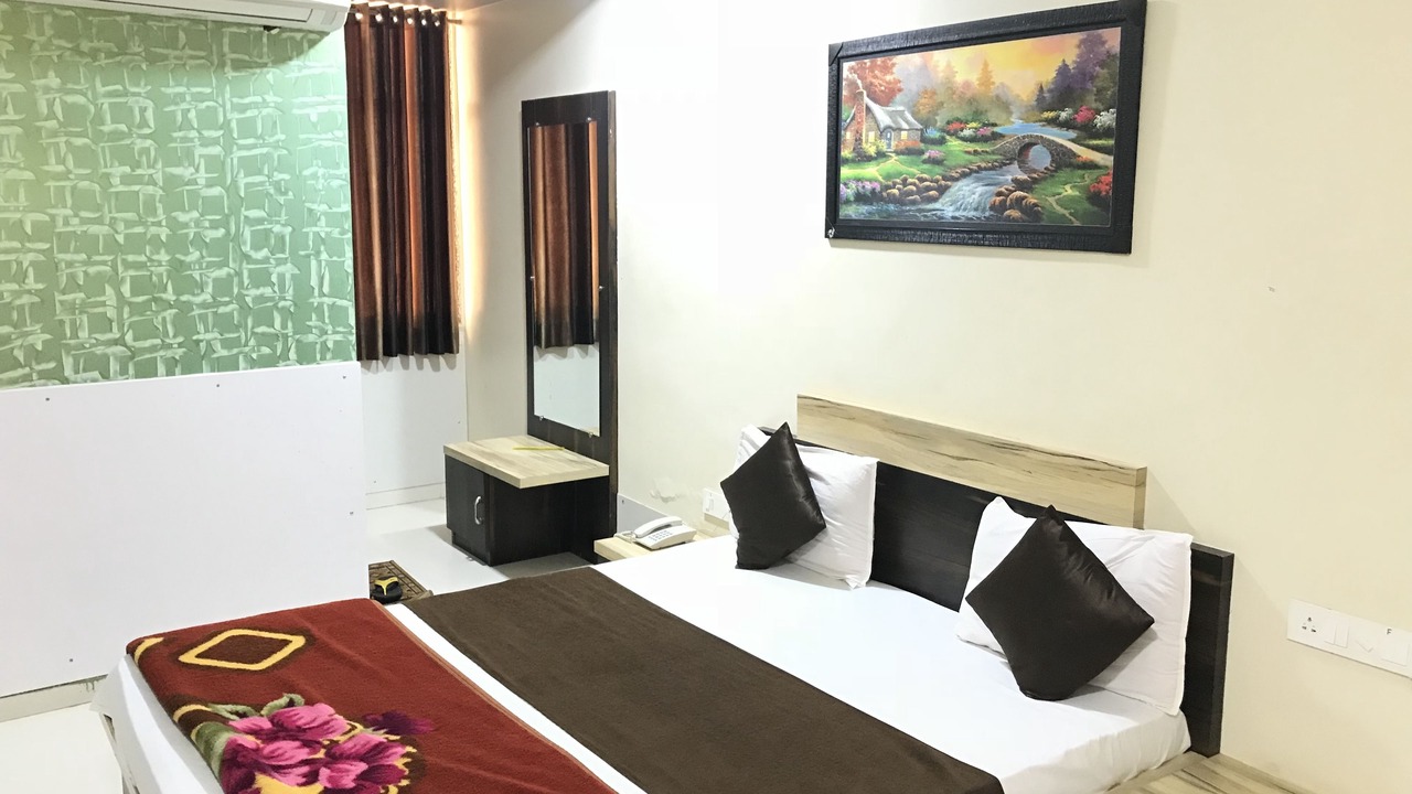 Photo of Bedroom in Mahesana