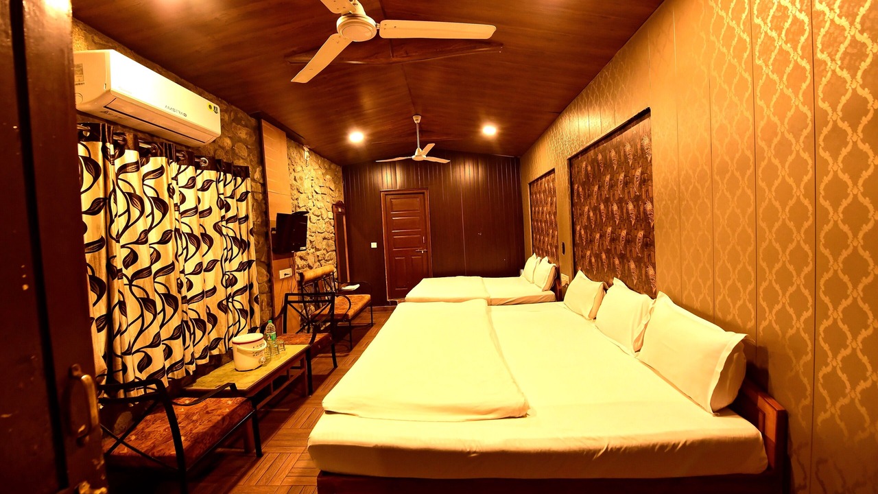 Photo of Bedroom in Mount Abu
