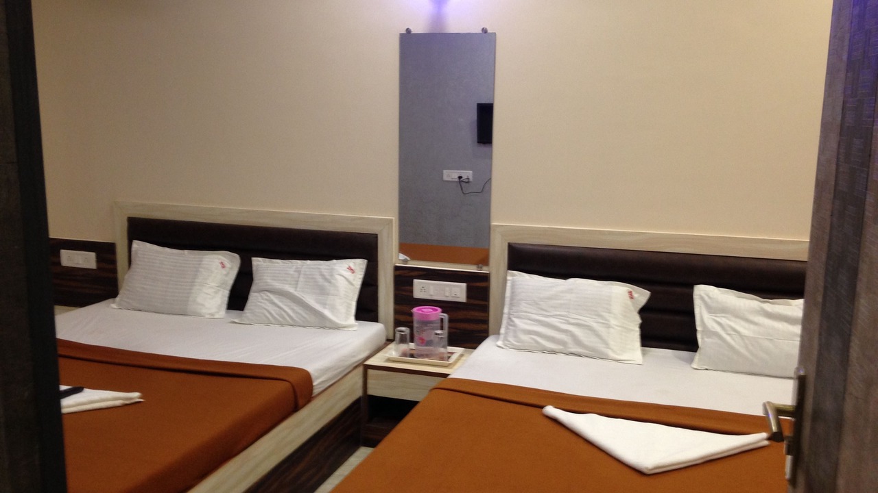 Photo of Bedroom in Prabhadevi