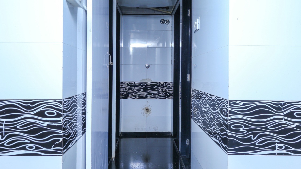 Photo of Bathroom in Prabhadevi