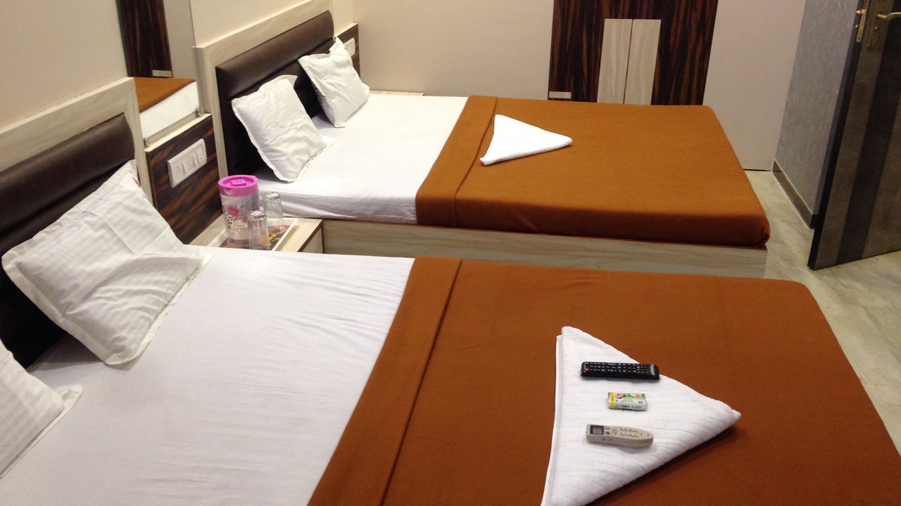 Photo of Bedroom in Prabhadevi