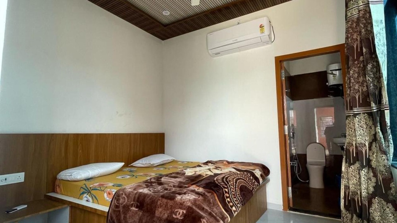 Photo of Bedroom in Khatu