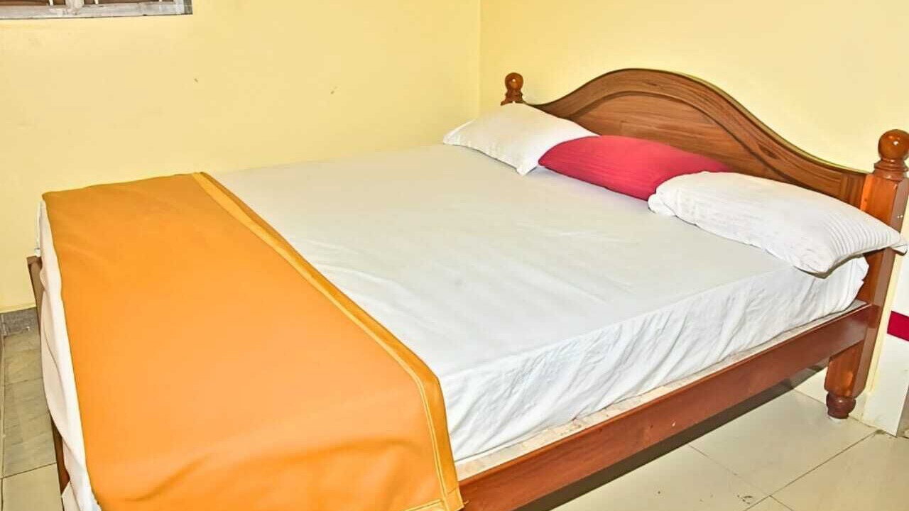 Photo of Bedroom in Thirukadaiyur