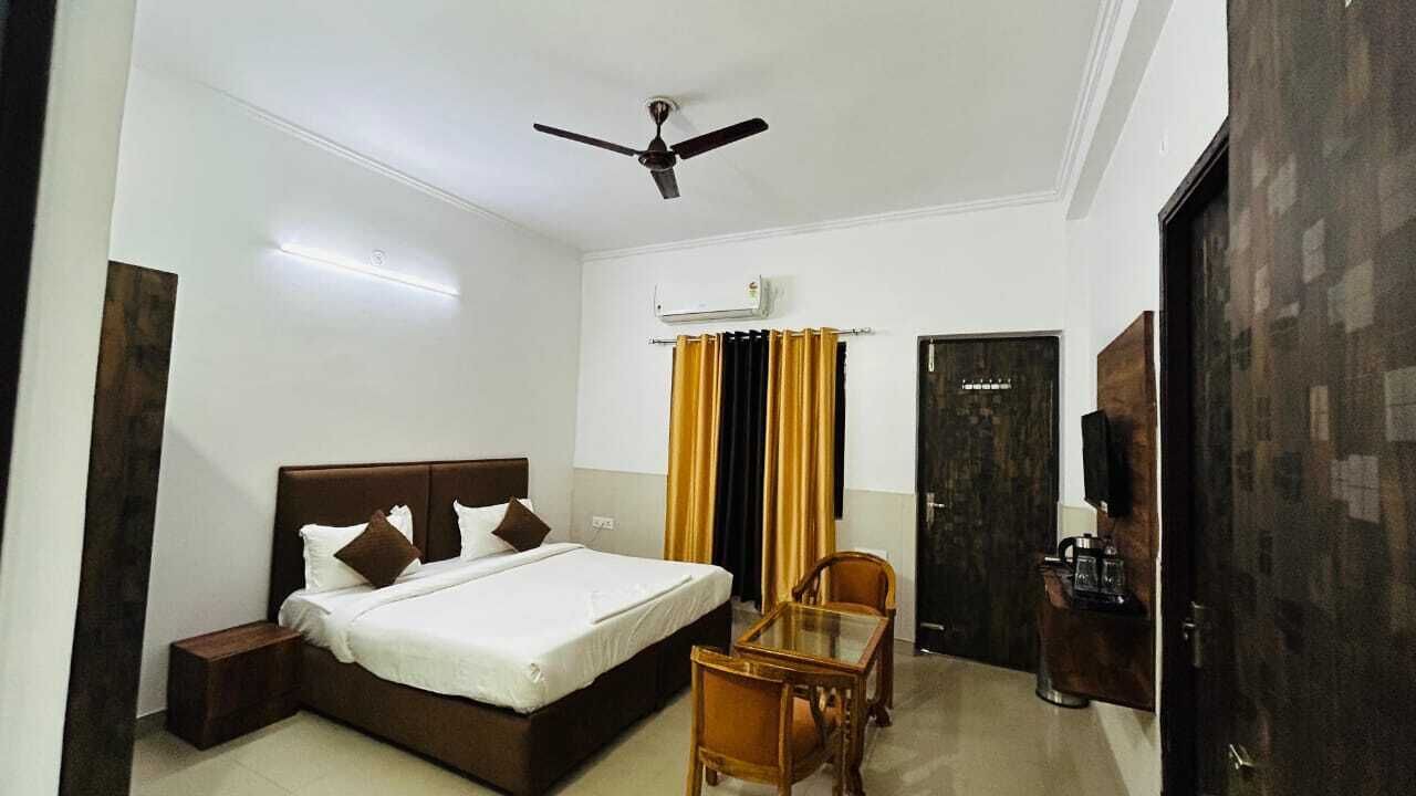 Photo of Bedroom in Greater Noida