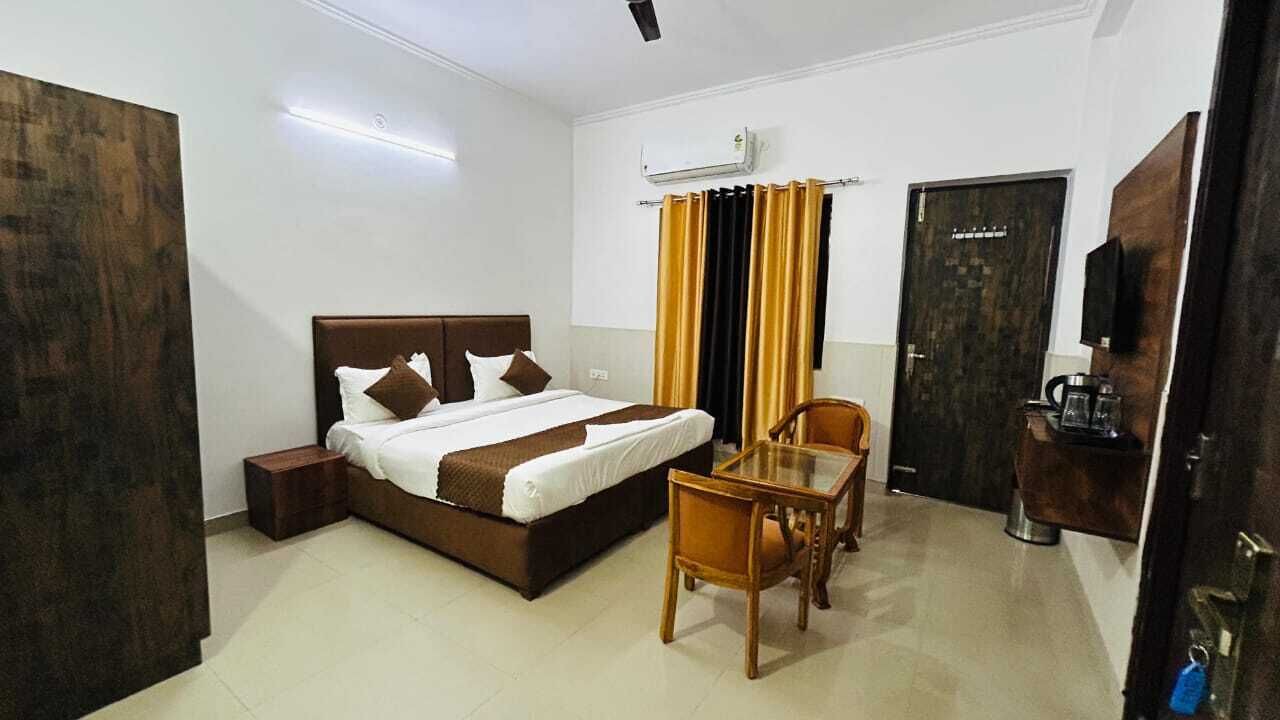 Photo of Bedroom in Greater Noida