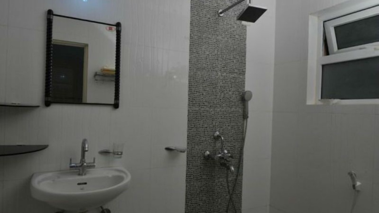 Photo of Bathroom in Sernabatim