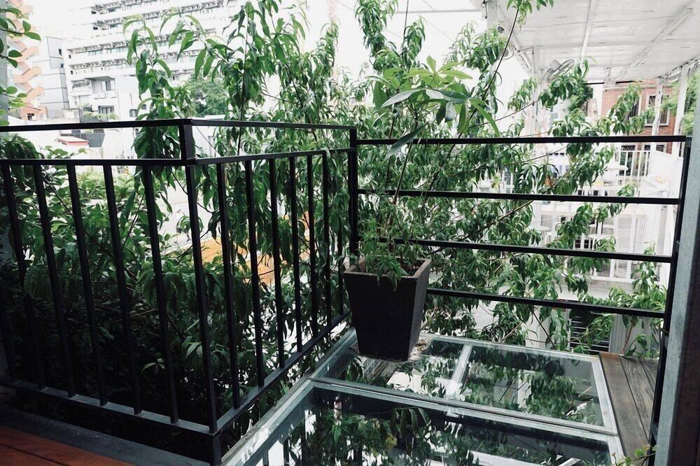 Photo of Patio Balcony in West Central District