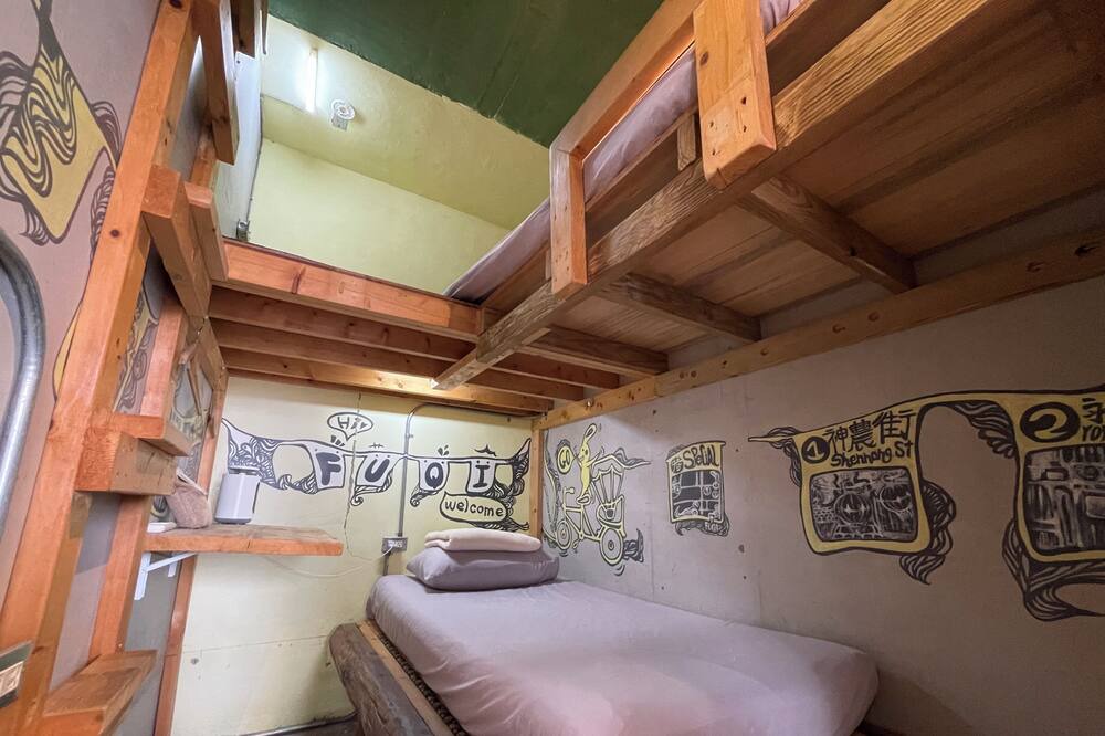 Photo of Bedroom in West Central District
