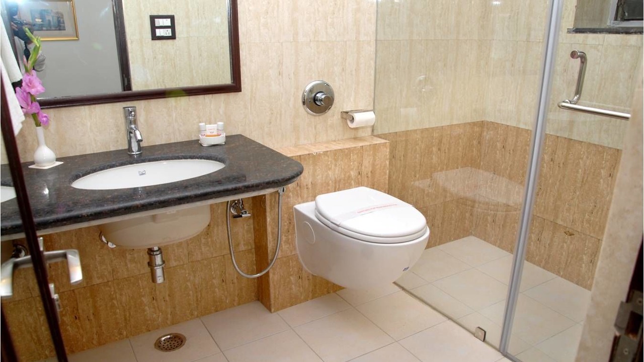 Photo of Bathroom in Tonk Road